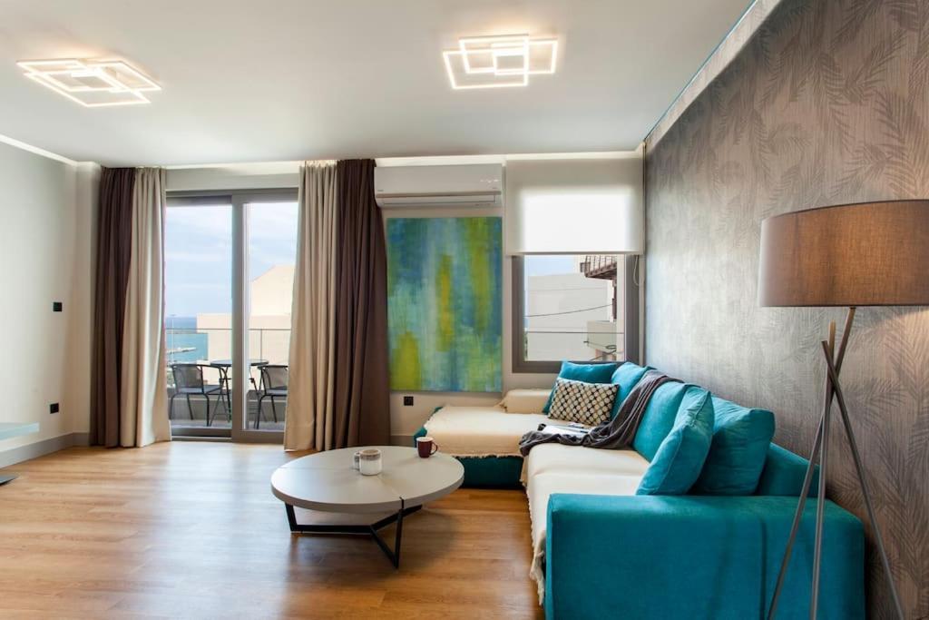 Minimal Loft Art With Sea View Over Heraklion Harbour מראה חיצוני תמונה
