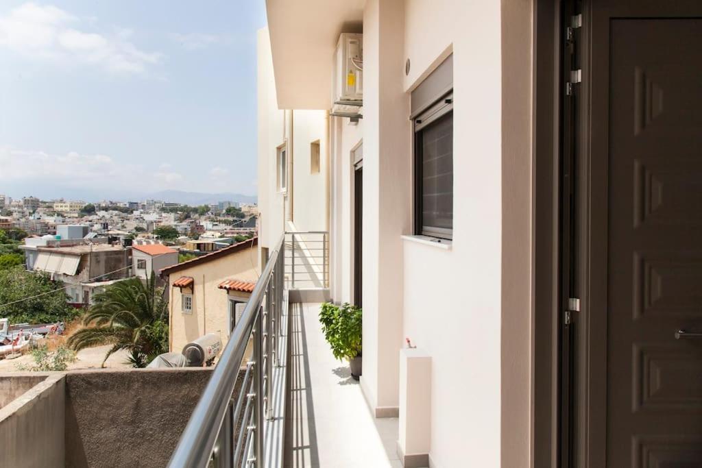 Minimal Loft Art With Sea View Over Heraklion Harbour מראה חיצוני תמונה