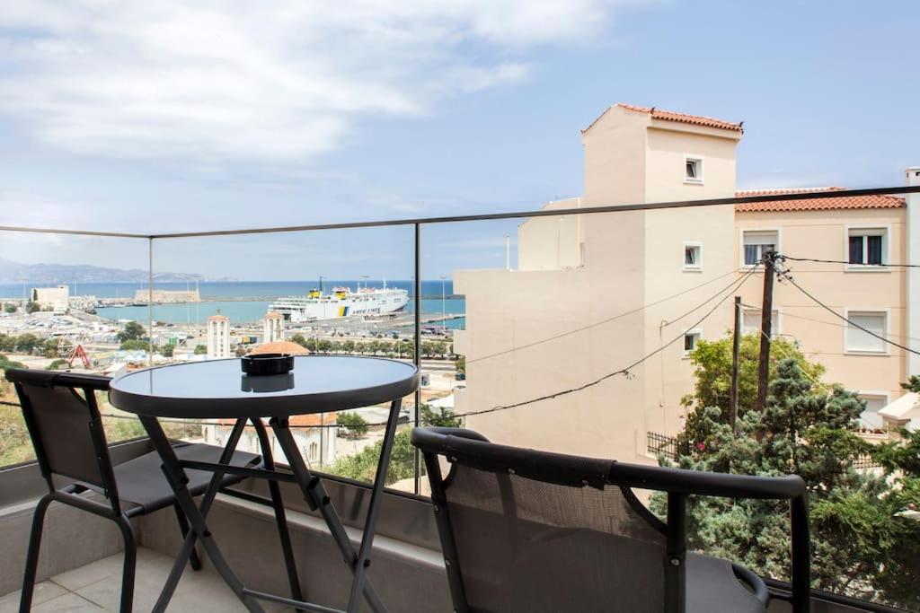 Minimal Loft Art With Sea View Over Heraklion Harbour מראה חיצוני תמונה