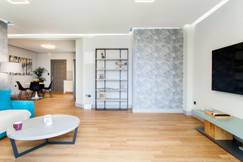 Minimal Loft Art With Sea View Over Heraklion Harbour מראה חיצוני תמונה