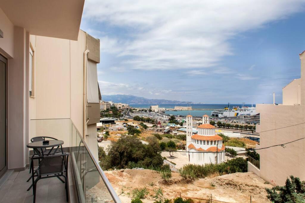Minimal Loft Art With Sea View Over Heraklion Harbour מראה חיצוני תמונה
